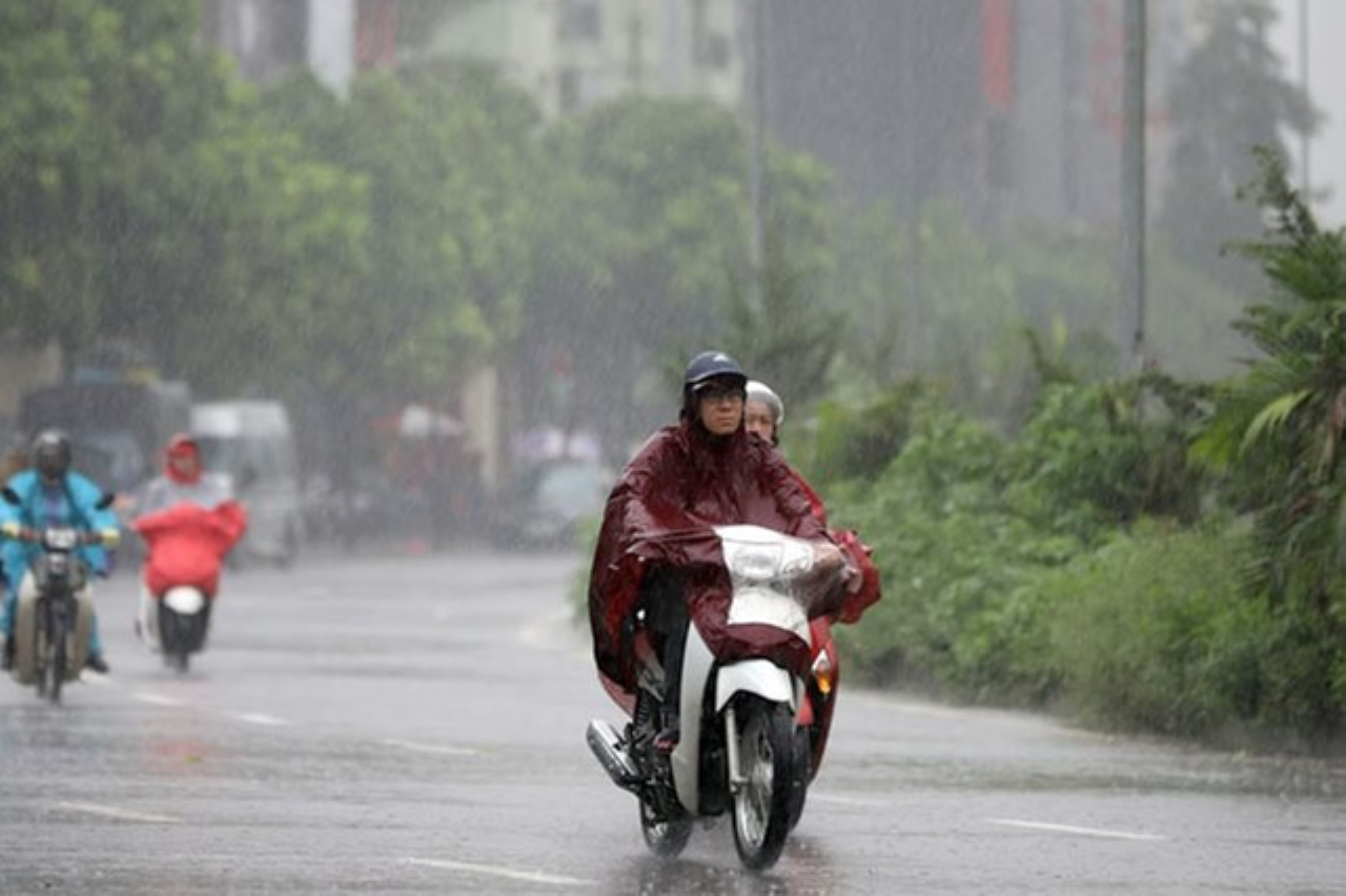 Thời tiết hôm nay (2-5): Miền Bắc có mưa dông, Trung Bộ và Nam Bộ ngày nắng